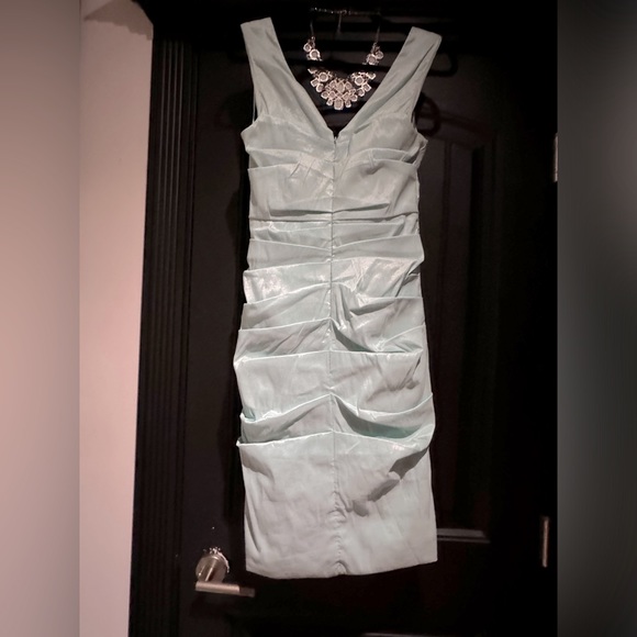 Mint/light aqua ruched V-Neck dress - Picture 2 of 2